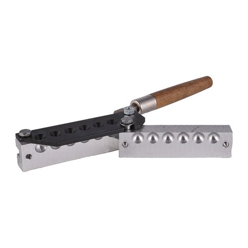 Mit der Lee Six Cavity Mold kannst du schnell und einfach .490 Durchmesser, 176.61 Grain Rundkugeln für deinen 50 Caliber herstellen.