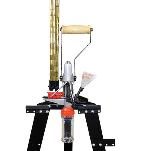 La presse automatique Deluxe de Lee te permet de recharger rapidement et facilement, avec un système d'alimentation automatique des amorces et sans porte-cartouche requis.