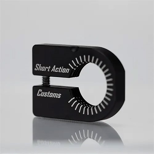 Der SOLO-LOC RING erleichtert dir das Einrichten und Bedienen deiner Forster Co-Ax Presse, verhindert das Verdrehen der Lade dies und ermöglicht präzise Anpassungen.