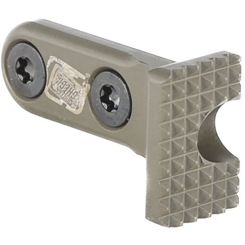 Il Presscheck Barricade Stop di Sons Of Liberty Gun Works è un accessorio MLOK robusto che funge da Barricade Stop e QD Sling Mount, ottimizzando spazio e mobilità.