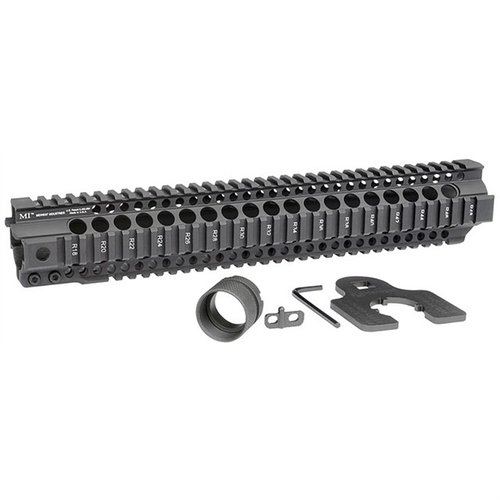 Il handguard AR-15 Combat T-Series offre un design monolitico, materiali di alta qualità e compatibilità con ricevitori standard, garantendo prestazioni superiori.