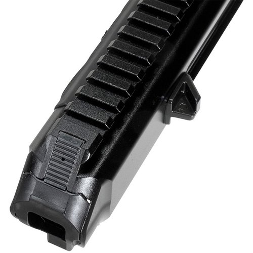 Le BRN-180 Gen 3 offre une ergonomie améliorée, un système de gaz facile à ajuster, et une construction robuste pour une fiabilité optimale en tir.
