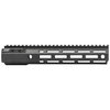 Der MOD 4 Handguard von Aero Precision bietet robuste 6061-T6 Aluminium-Konstruktion, 7-seitigen M-LOK™ und verstärkte QD-Sockets für maximale Anpassung und Stabilität.