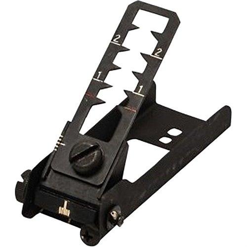 Il M203 Leaf Sight di LMT DEFENSE è disponibile per il montaggio su heat shield carabina/fucile o su rail Picatinny 1913, offrendo versatilità e precisione.