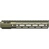 Der MOD 4 Handguard von Aero Precision bietet robuste 6061-T6 Aluminium-Konstruktion, 7-seitiges M-LOK™, und 4 verstärkte QD-Buchsen für maximale Flexibilität.