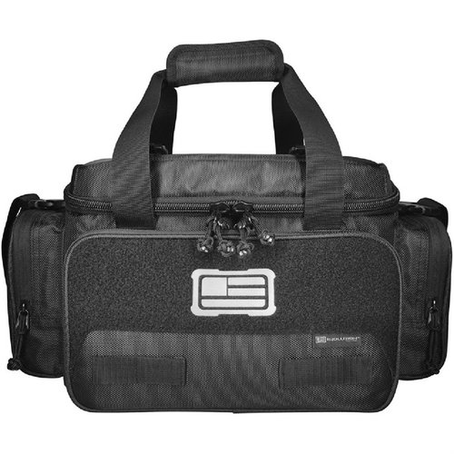 La 1680D TACTICAL RANGE BAG offre robustezza, ampia capacità di stoccaggio, tasche esterne, e una comoda tracolla regolabile per le tue avventure al poligono.