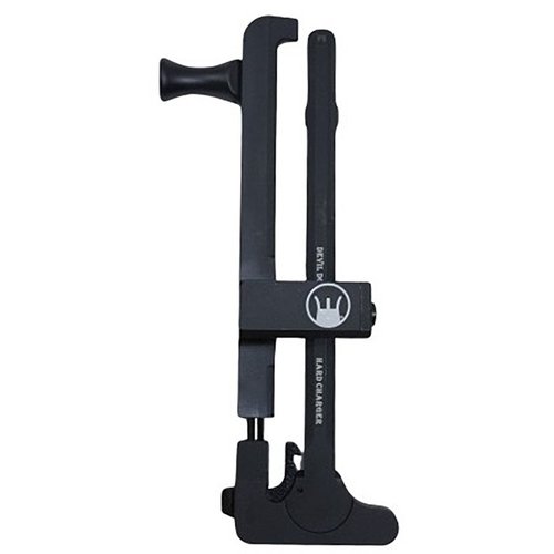 Il Hard Charger® Tactical offre un sistema di maniglia laterale ergonomico per AR-15, facile da installare, senza modifiche, e riduce lo stress sul pin di rotazione.