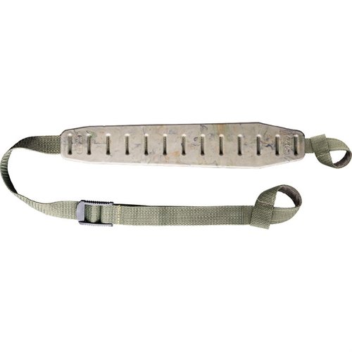 Il QUAKE CLAW 2.0 Slip-On Shotgun Sling offre un pad antiscivolo, comfort superiore e non richiede swivel studs, perfetto per il trasporto del tuo fucile.