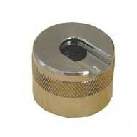 Il sistema Sinclair Driver e Caseholder consente di lavorare rapidamente su neck turning, pulizia e sbavatura, con componenti in acciaio inox e compatibilità universale.