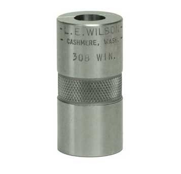 Le WILSON CASE LENGTH GAGE est un outil de précision en une seule pièce pour vérifier la longueur des étuis 45-70 Government, assurant la conformité de tes munitions.
