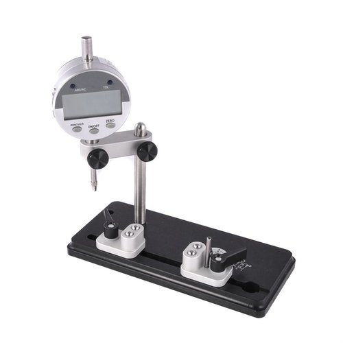 Der Sinclair Concentricity Gauge ist einfach zu bedienen, präzise und für Hülsen bis 50 BMG geeignet, ideal für ernsthafte Präzisionsnachlader.