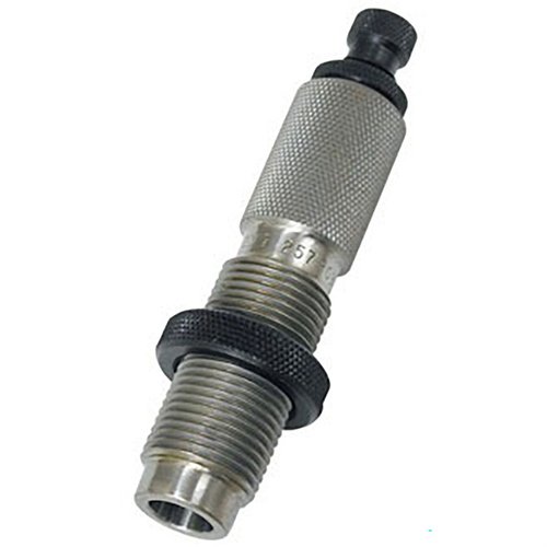 Il die di seating Redding per M1 Carbine offre una guida per proiettili, anello di crimpaggio e plug di seating, realizzato in acciaio di alta qualità per una durata eccezionale.