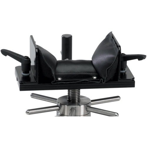 Le top de repos polyvalent Sinclair s'ajuste facilement à presque toutes les largeurs de garde-main, avec un sac réversible et des leviers de réglage rapides.