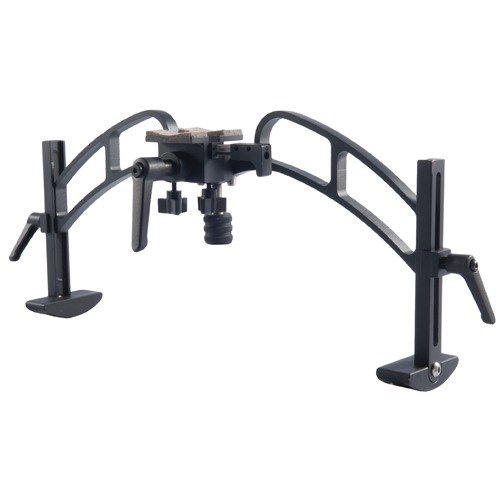 Il bipiede F-Class di Sinclair è leggero e rigido, con un nuovo pomello di regolazione rapida per un'acquisizione del bersaglio più veloce e una stabilità eccezionale.