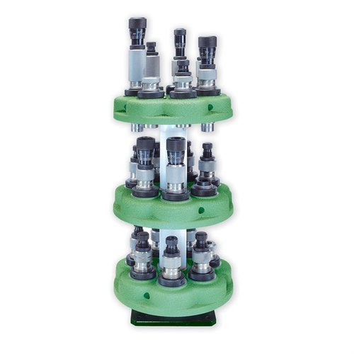 Il TURRET STACKER di REDDING è un sistema pratico per immagazzinare teste di turret extra, consentendo di impilare fino a tre turrets con dies installati.