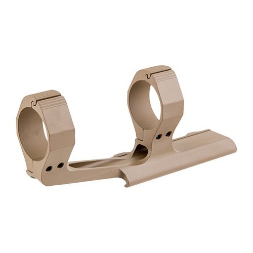 I supporti per ottiche Ultralight SPR di Aero Precision offrono un design rigido e leggero, ottimale per AR, con eccellente protezione contro il rinculo e solo 3.36oz.