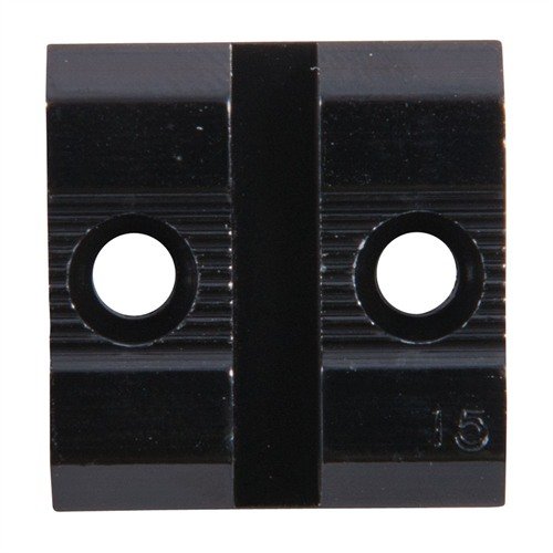 Le basi in alluminio leggero WEAVER si adattano a fucili, fucili da caccia e pistole, disponibili in set o pezzi singoli per una vasta gamma di modelli.
