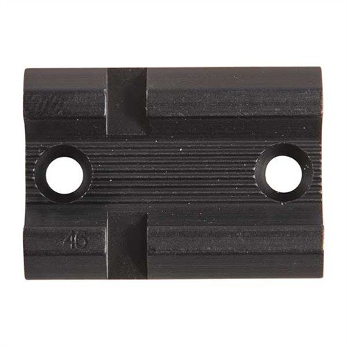 Le basi in alluminio leggero di WEAVER si adattano a fucili, carabine e pistole, disponibili in set singoli o doppi per una versatilità ottimale.