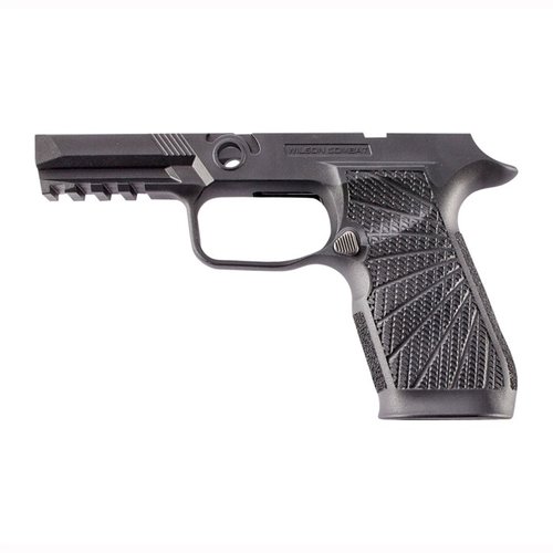 Verbessere deine Schiessfähigkeiten mit dem Wilson Combat WCP320 Grip-Modul für SIG-SAUER P320, das besseren Halt, weniger Rückstoss und ergonomisches Design bietet.