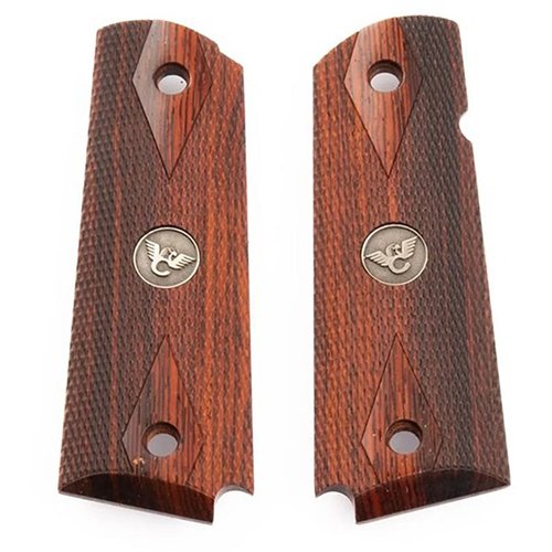 Le impugnature in legno esotico Cocobolo di Wilson Combat offrono un design elegante con checkering 20 lpi, taglio per sicurezza ambidestra e logo 