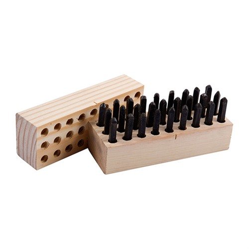 Mit den handgeschnittenen STEEL ALPHABET LETTERS & FIGURES kannst du präzise und klare Markierungen auf Metallobjekten erstellen, ideal für individuelle Beschriftungen.